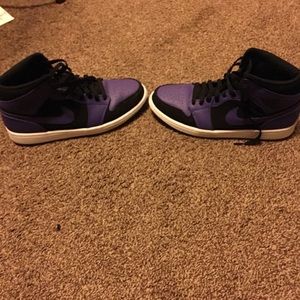 Jordan 1 Mid Black Dark Concord